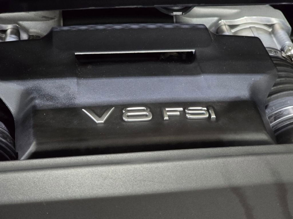 Used 2011 Audi R8 V8 w/ Convenience Pkg image 27