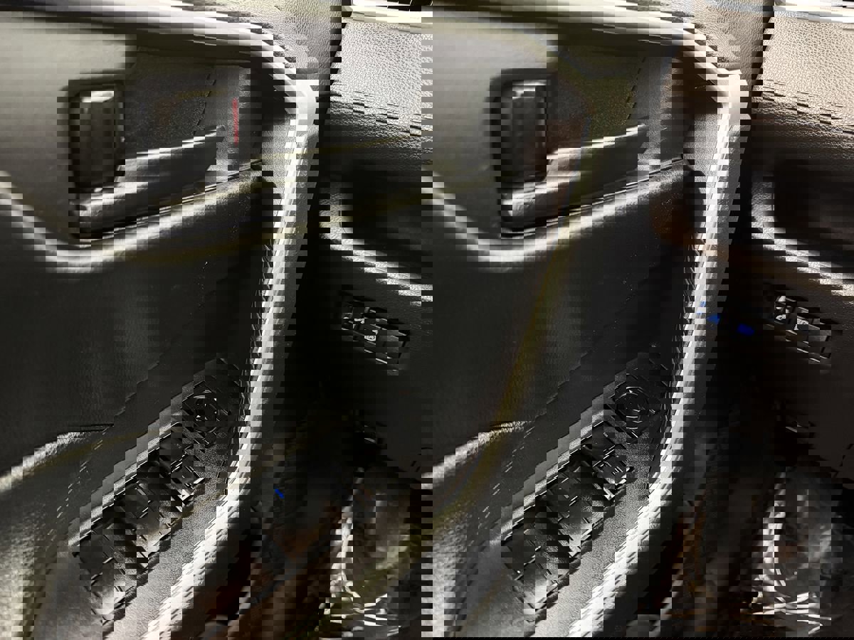 Used 2019 Toyota RAV4 LE image 13