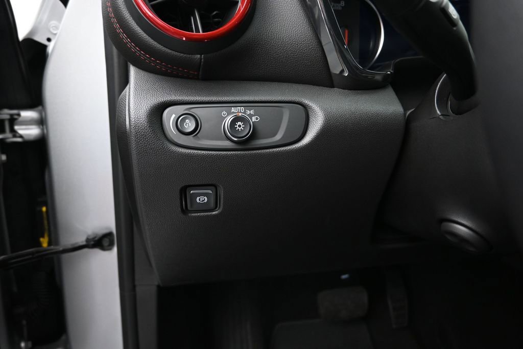 Certified 2021 Chevrolet Blazer RS w/ Enhanced Convenience Package FWD image 13