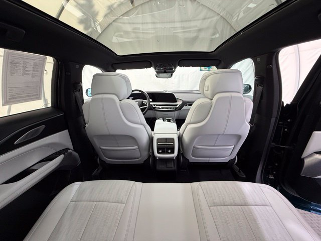 Used 2025 Cadillac Lyriq Luxury w/ LPO, Floor Liner Package AWD/4WD image 28