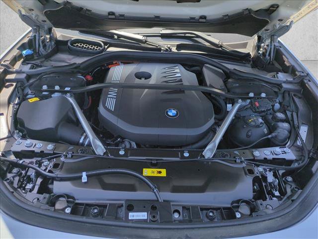 New 2026 BMW 750e xDrive w/ Premium Package AWD/4WD image 17