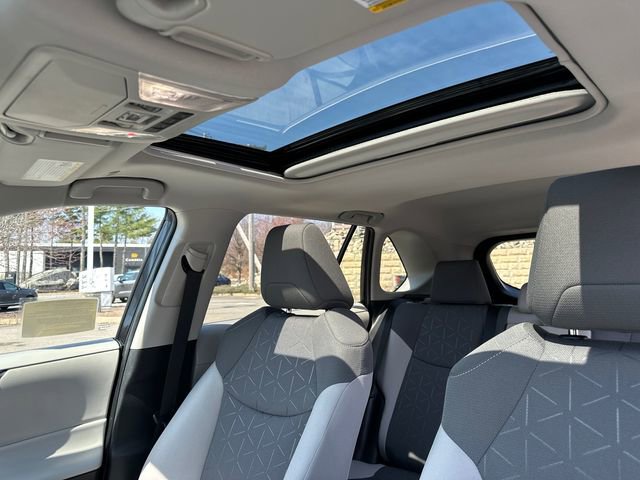 Used 2025 Toyota RAV4 XLE image 44
