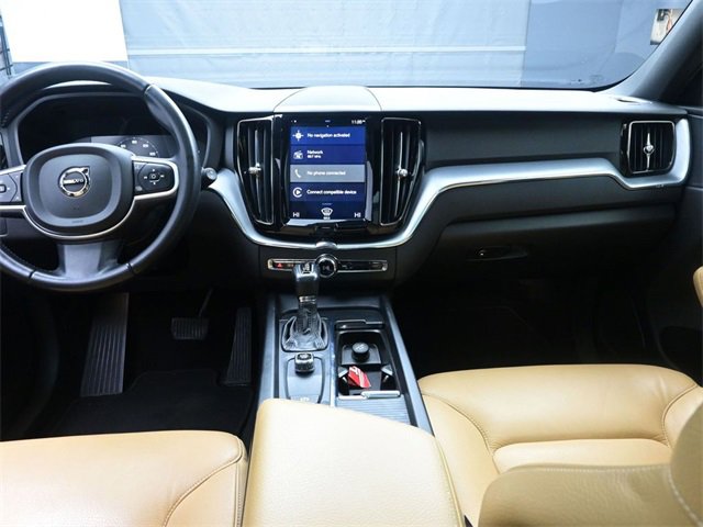 Used 2018 Volvo XC60 T5 Momentum w/ Vision Package image 9