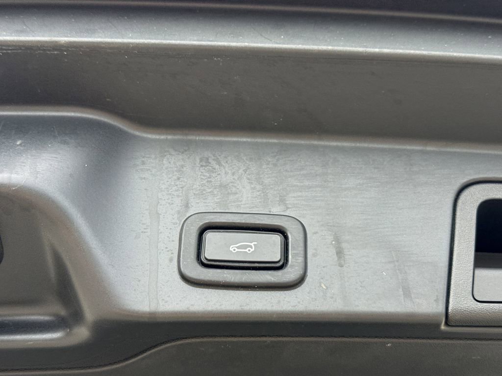 Used 2020 Land Rover Range Rover Evoque First Edition image 14