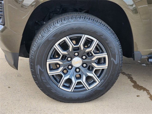 Used 2024 Chevrolet Colorado LT w/ LT Convenience Package III RWD image 18
