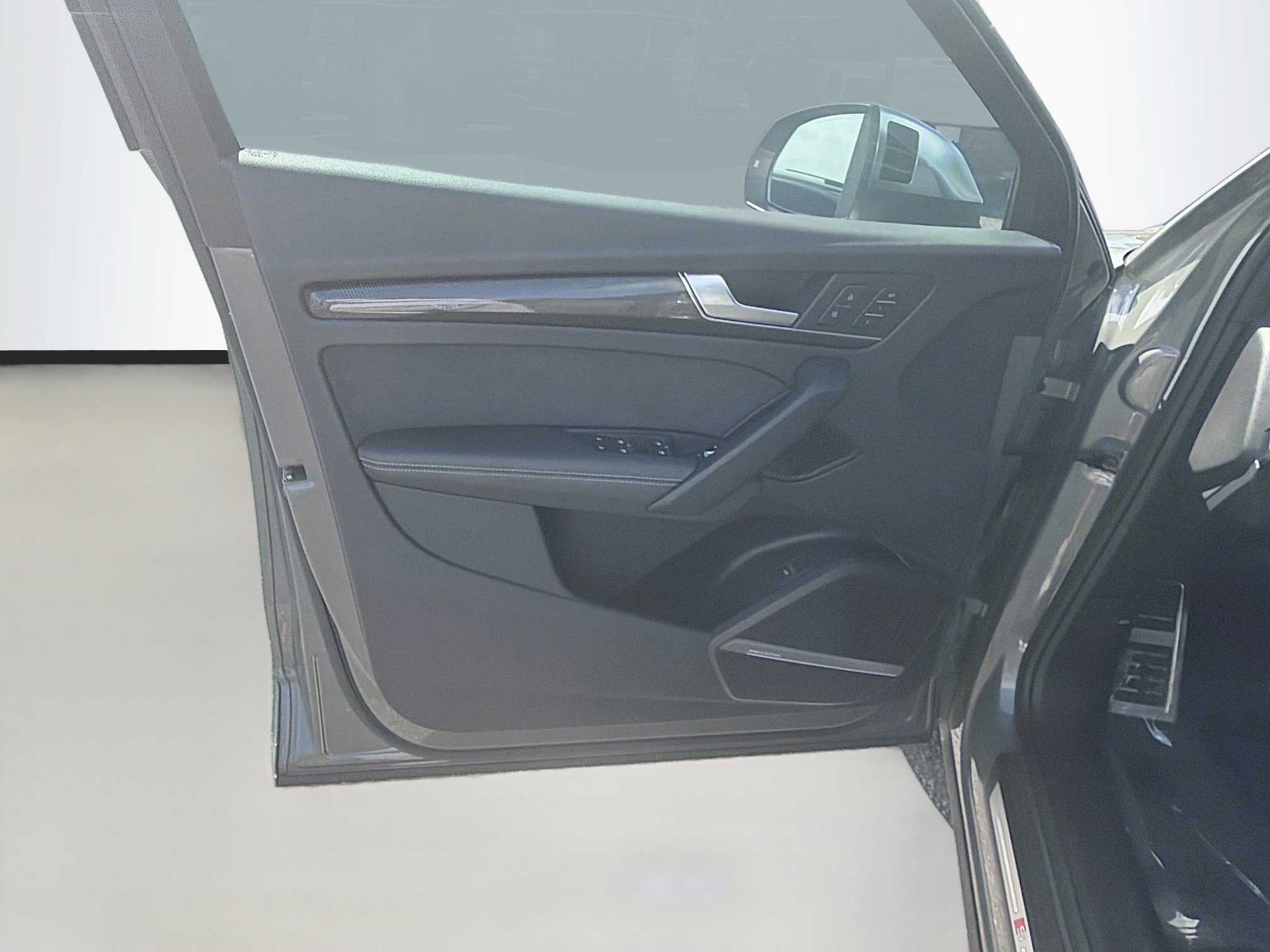 Used 2023 Audi SQ5 Prestige w/ Prestige Package image 22