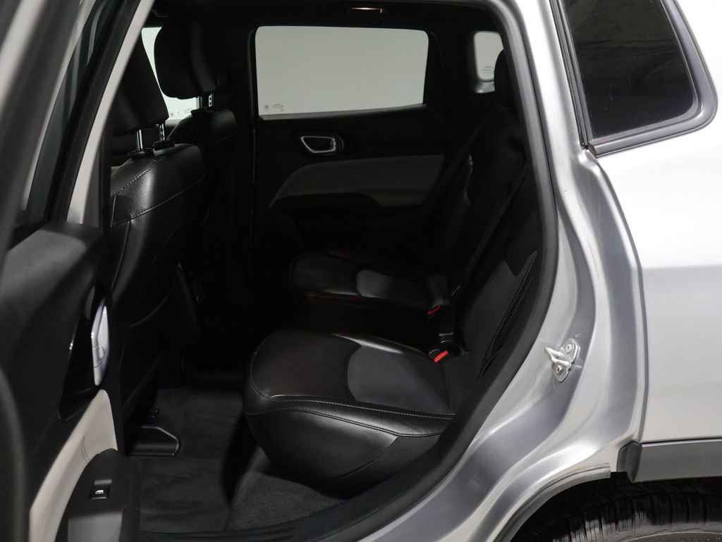 Used 2023 Jeep Compass Limited AWD/4WD image 18