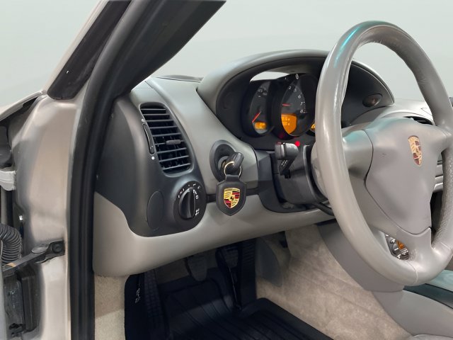 Used 2004 Porsche Boxster RWD image 22