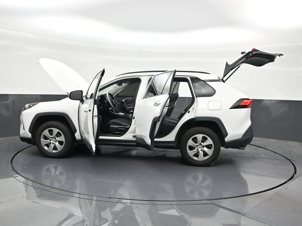 Used 2020 Toyota RAV4 LE FWD image 33