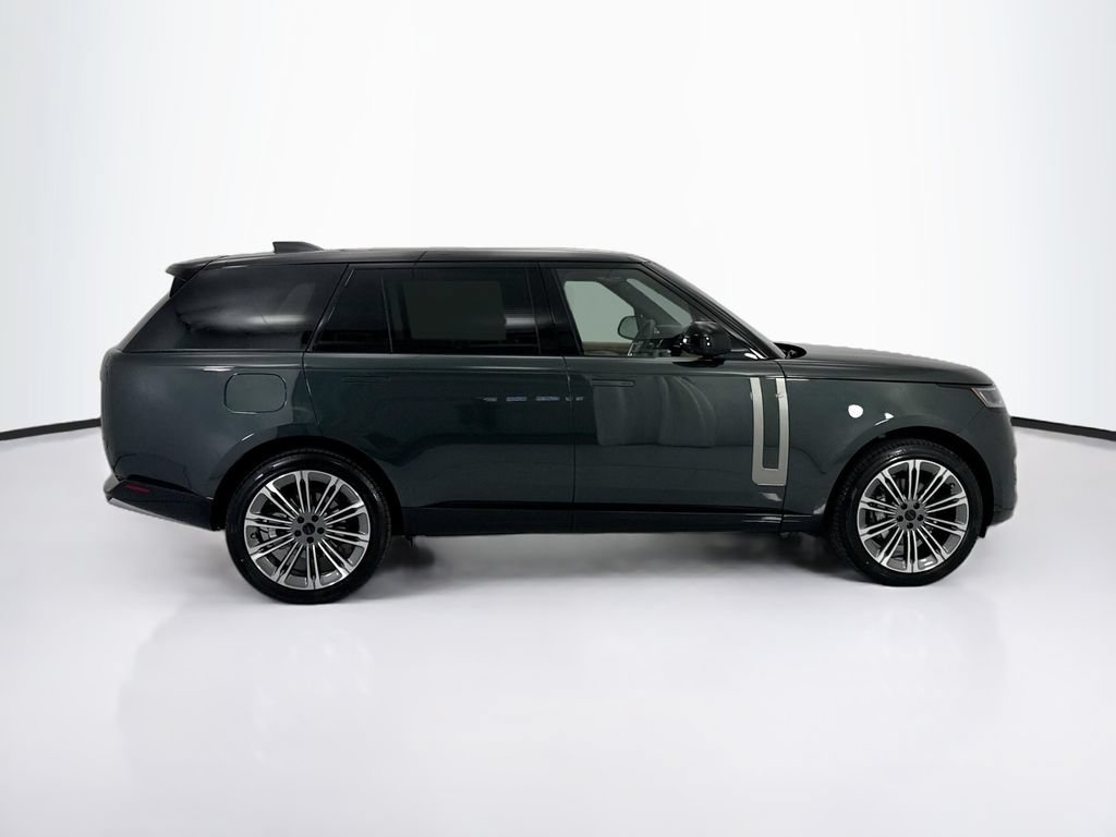 New 2026 Land Rover Range Rover Long Wheelbase SE AWD/4WD image 4