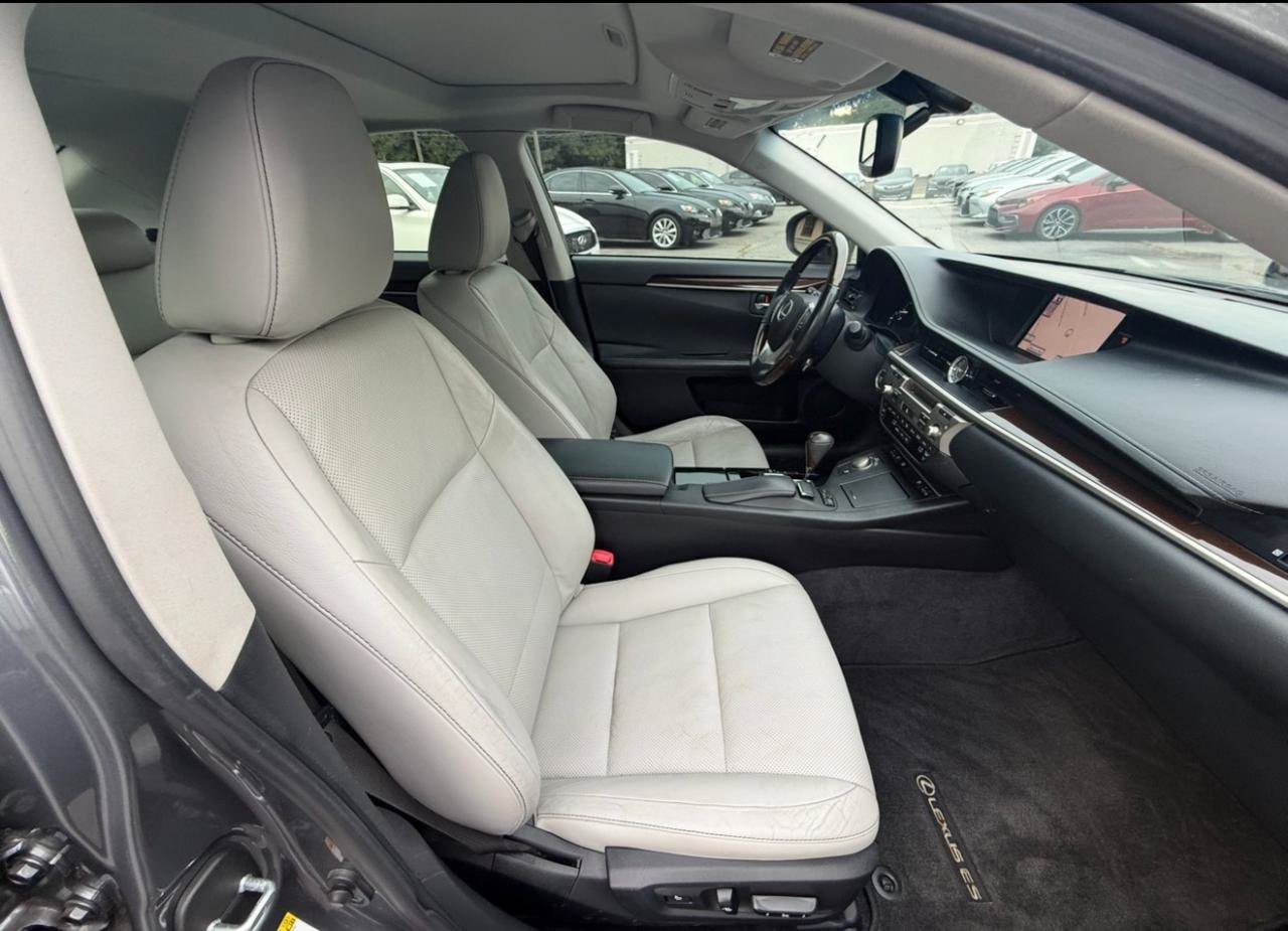 Used 2014 Lexus ES 350 w/ Luxury Package FWD image 16