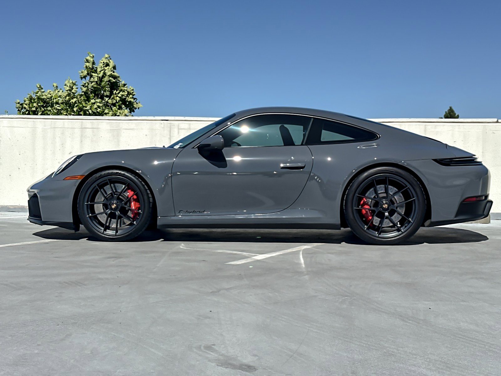 Used 2025 Porsche 911 Carrera GTS RWD image 2