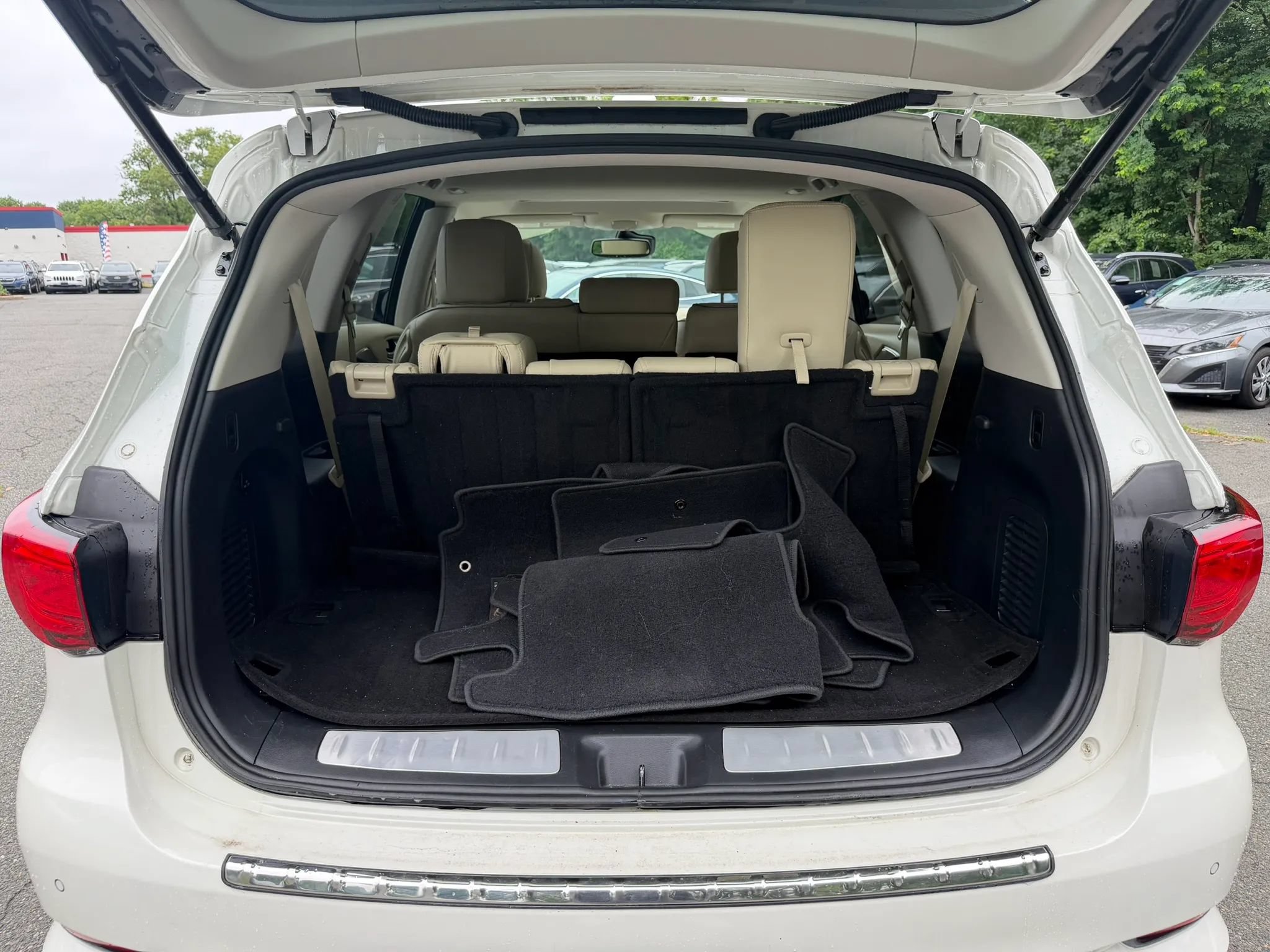 Used 2019 INFINITI QX60 Luxe w/ Essential Package AWD/4WD image 13