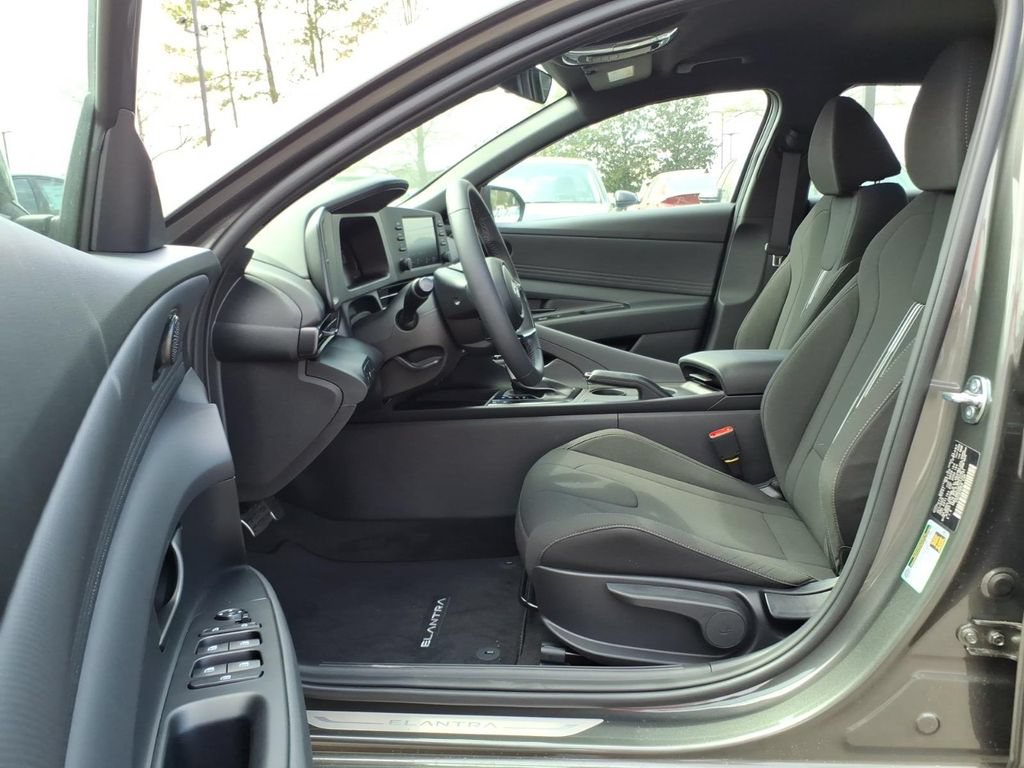 New 2026 Hyundai Elantra Sport FWD image 14