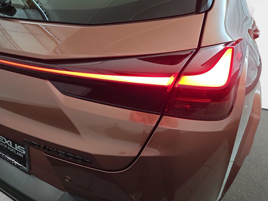 New 2026 Lexus UX 300h AWD w/ Accessory Package (2T) image 31
