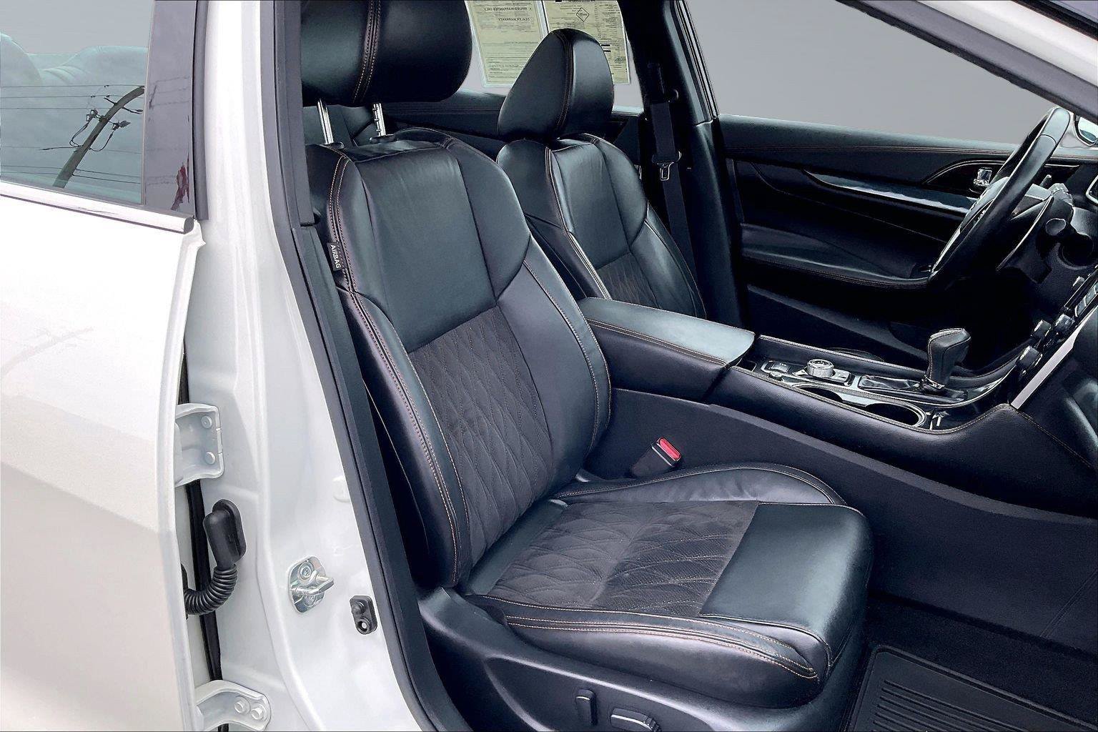 Certified 2020 Nissan Maxima SR w/ Sport Mat Group FWD image 8