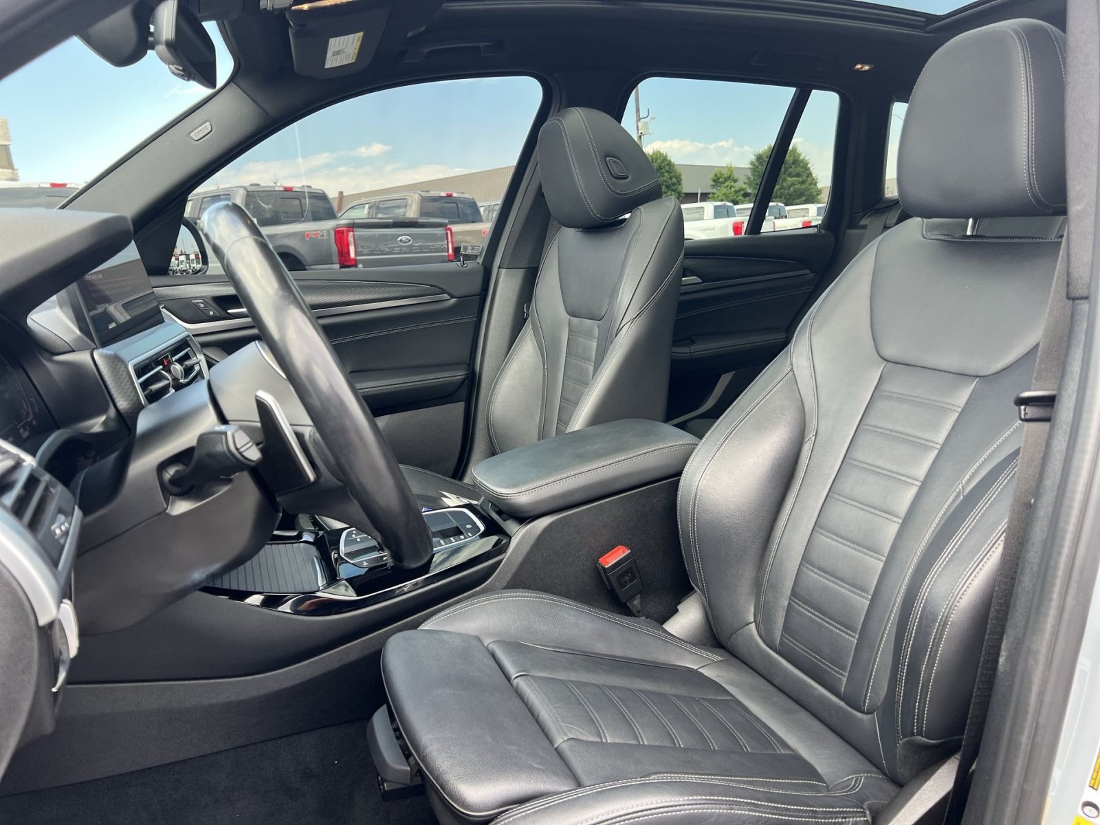 Used 2022 BMW X3 xDrive30i w/ Shadowloine Package AWD/4WD image 13