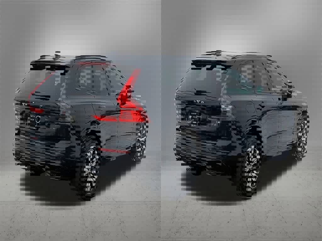 Certified 2025 Volvo XC60 T8 Core w/ Protection Package Premier image 6