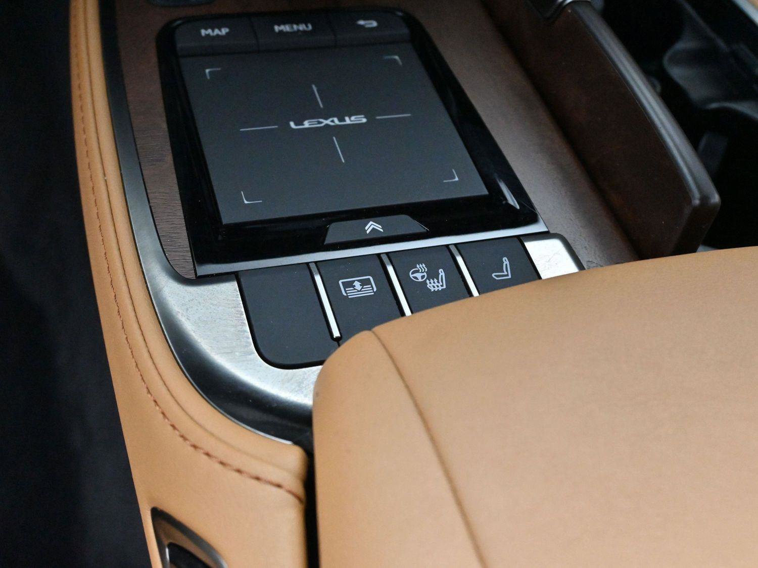 Used 2022 Lexus LS 500 w/ Accessory Package (Z1) image 20