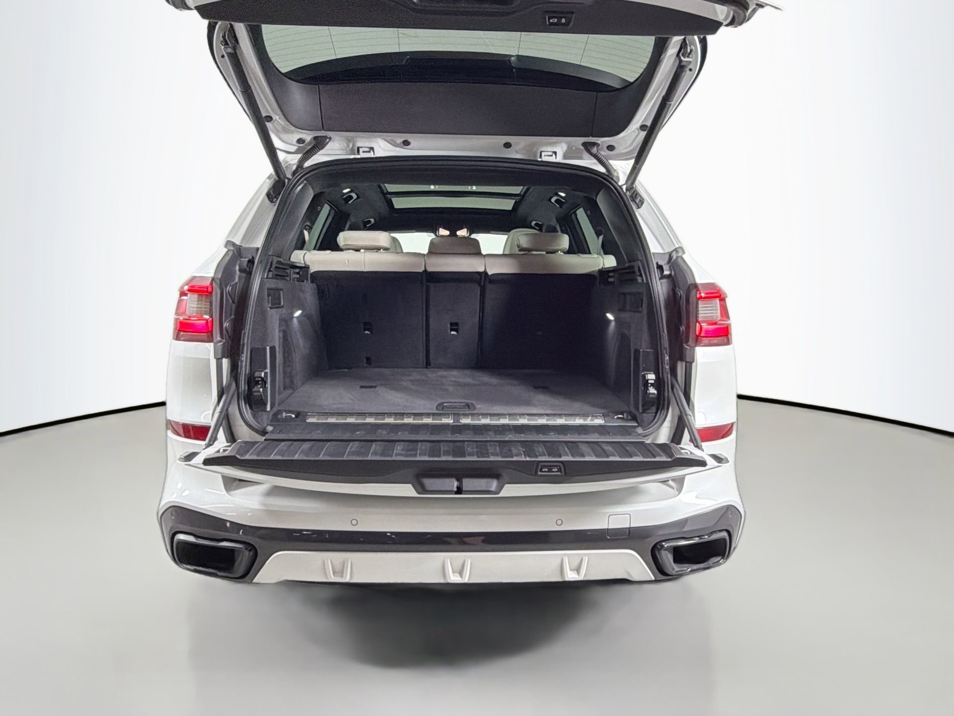 Used 2022 BMW X5 xDrive45e w/ M Sport Package image 27