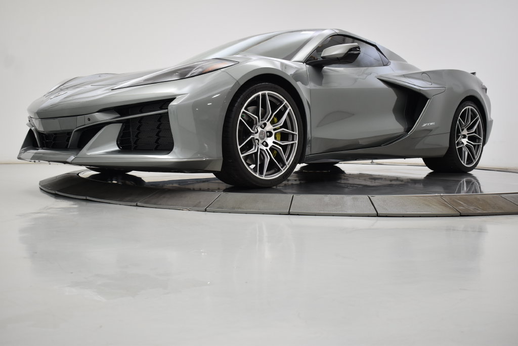 Used 2024 Chevrolet Corvette Z06 RWD image 24