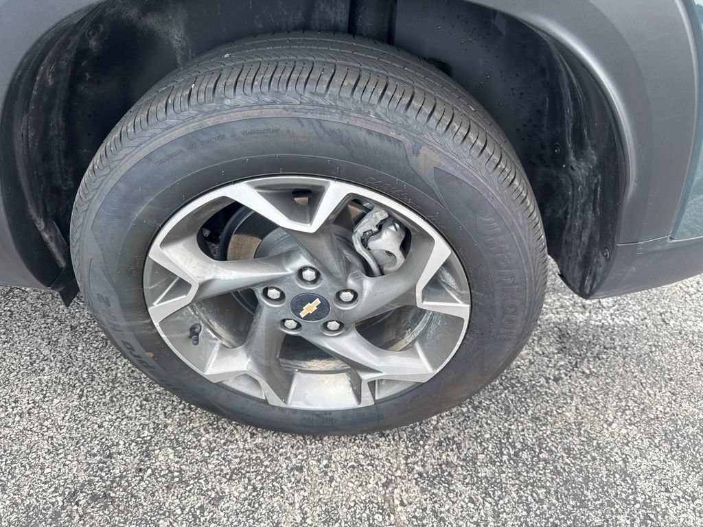Used 2025 Chevrolet Trax LT FWD image 41