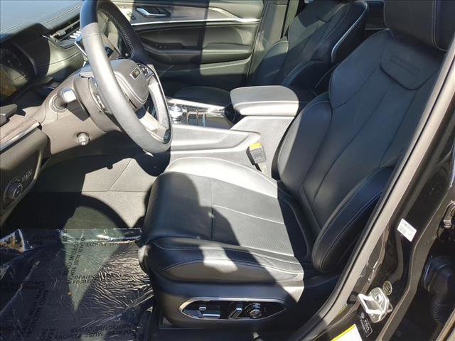 Used 2024 Jeep Grand Cherokee L Overland w/ Advanced Protech Group III image 17