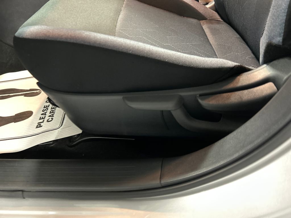 Used 2025 Nissan Versa SV FWD image 11