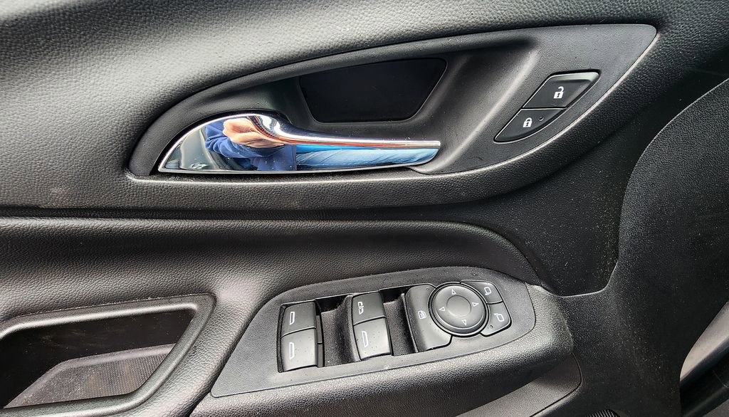 Used 2019 Chevrolet Equinox LT image 19