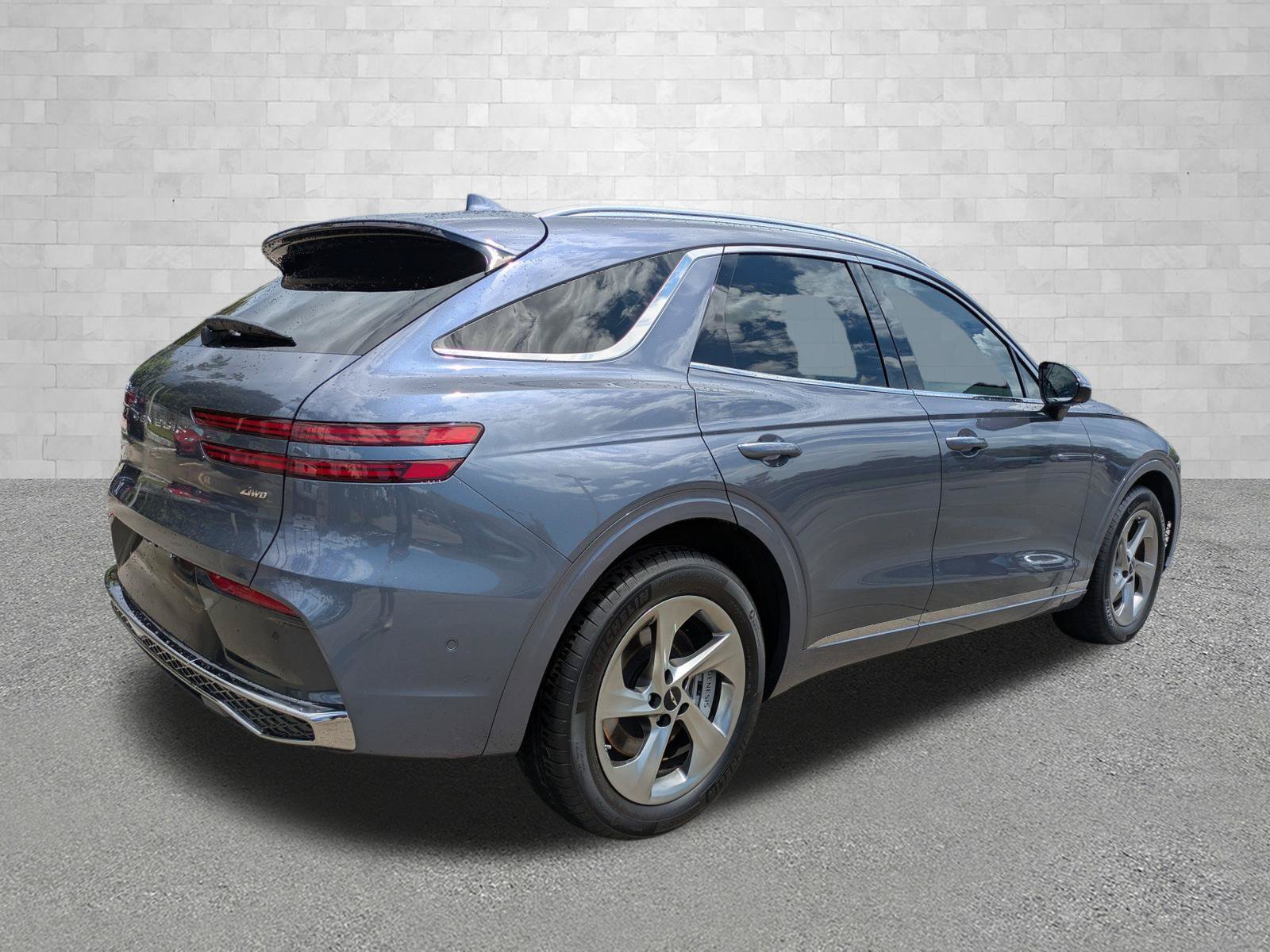 Certified 2026 Genesis GV70 2.5T Advanced AWD/4WD image 2
