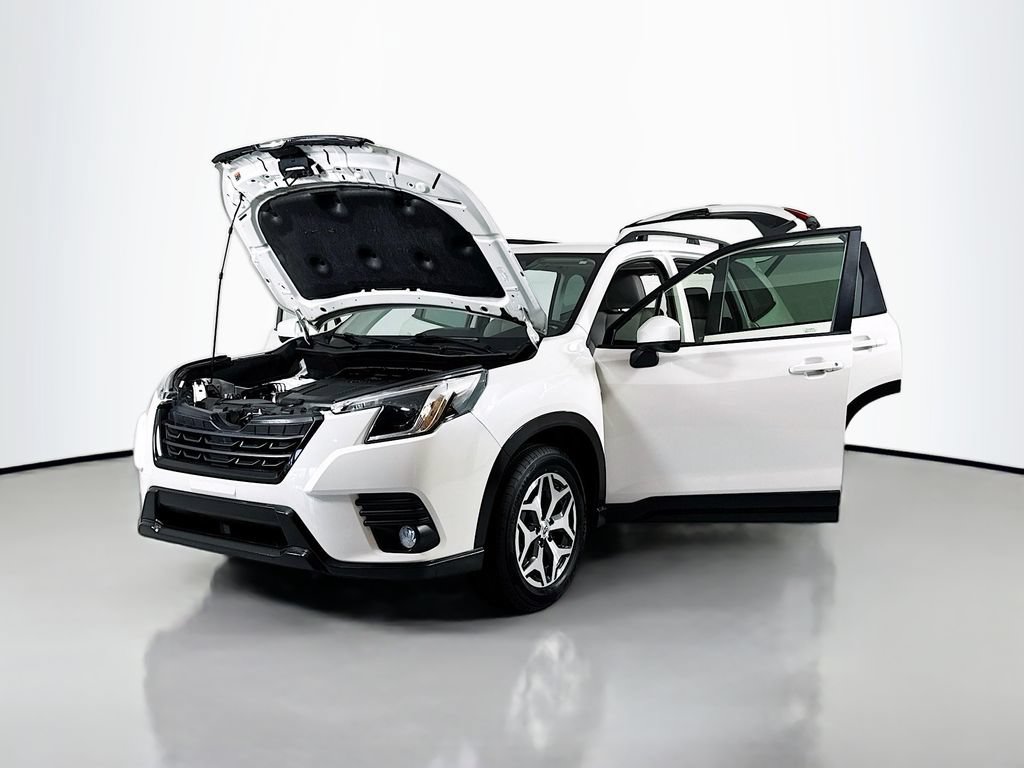 Used 2022 Subaru Forester Premium AWD/4WD image 22