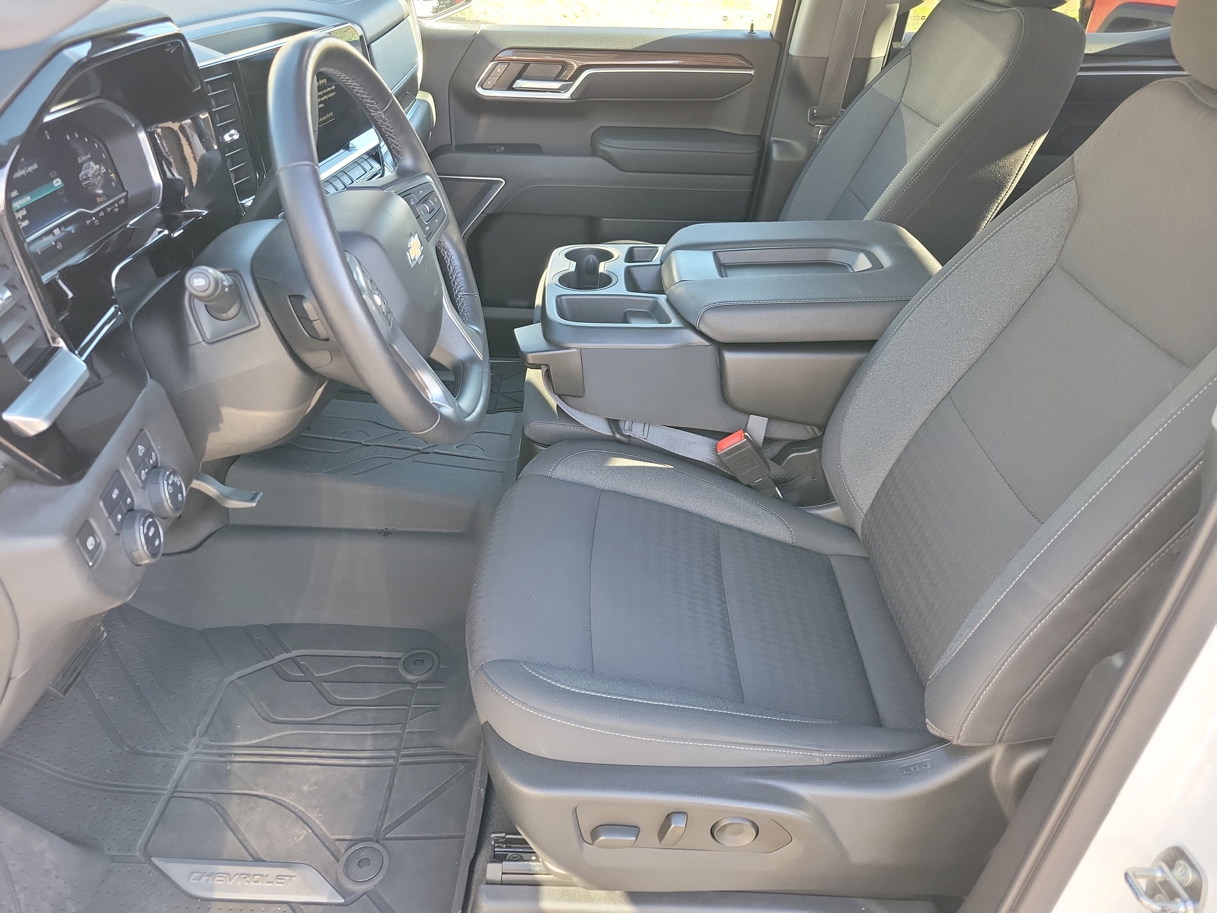 Used 2022 Chevrolet Silverado 1500 LT image 4