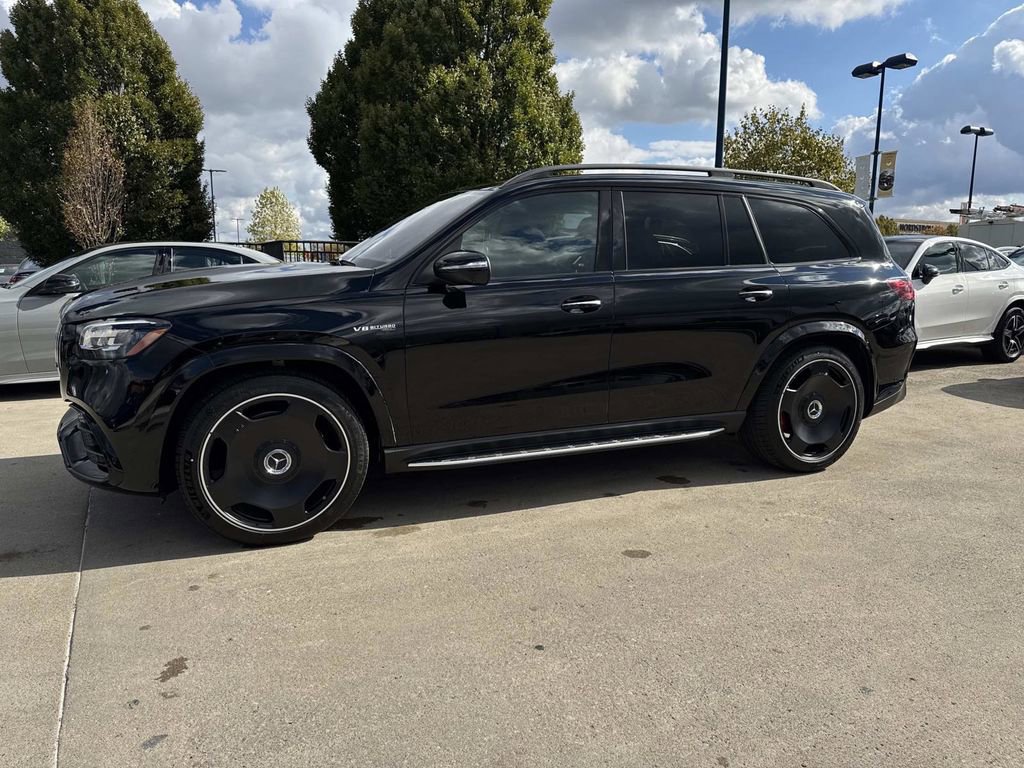 New 2026 Mercedes-Benz GLS 63 AMG 4MATIC video 2