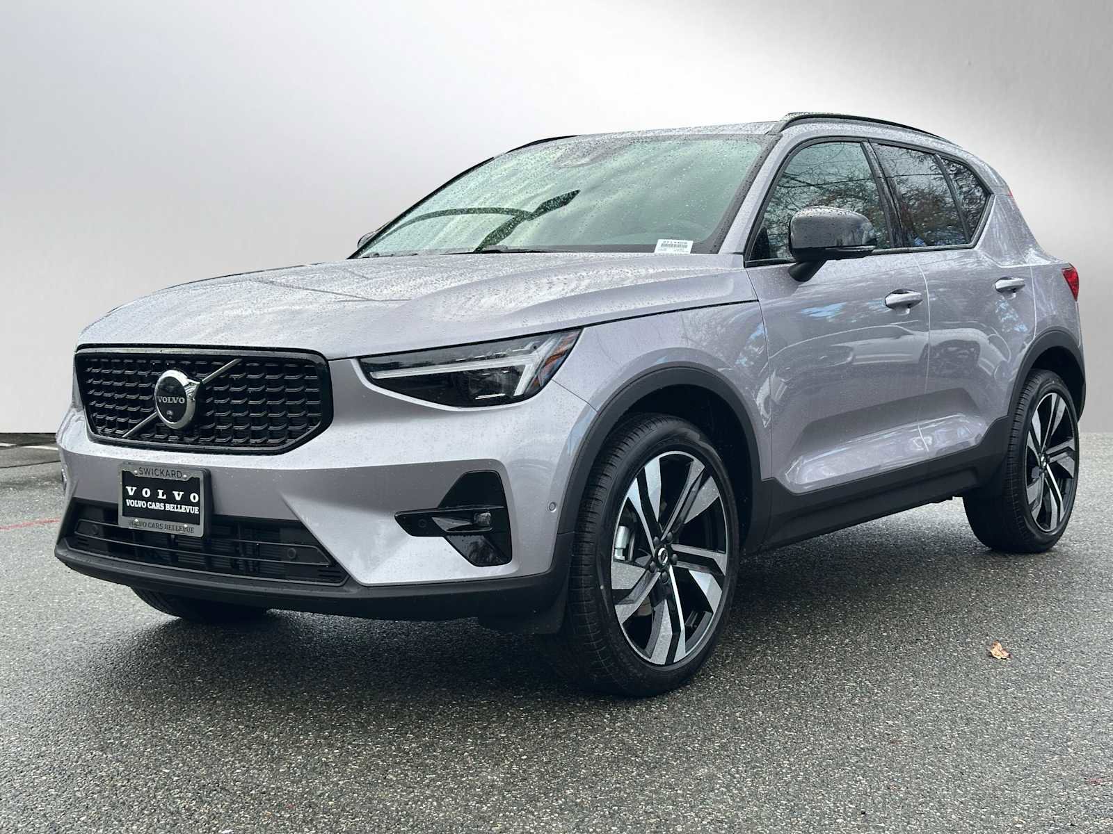 New 2026 Volvo XC40 B5 Plus w/ Climate Package image 7