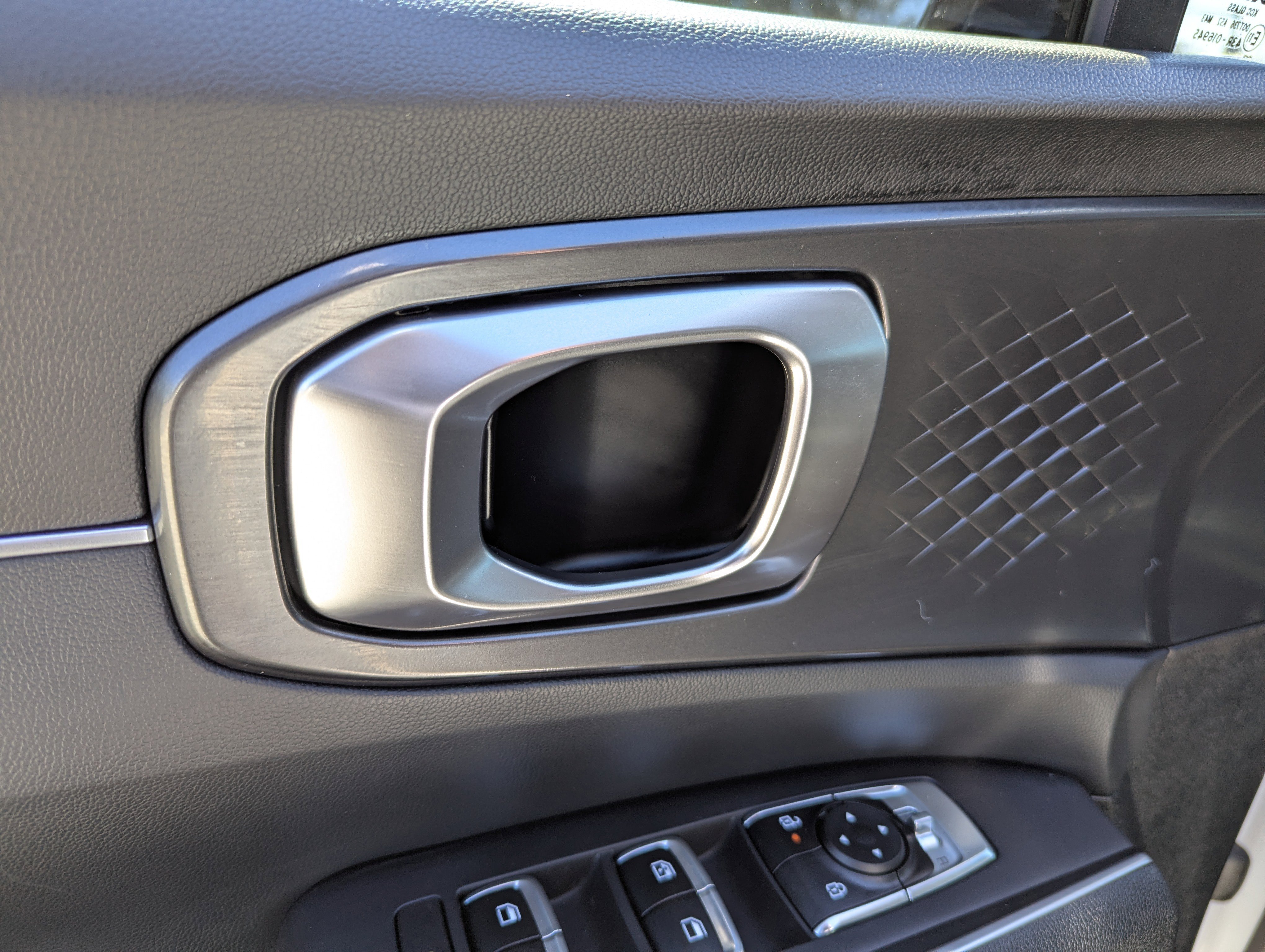 Certified 2025 Kia Sorento LX image 18