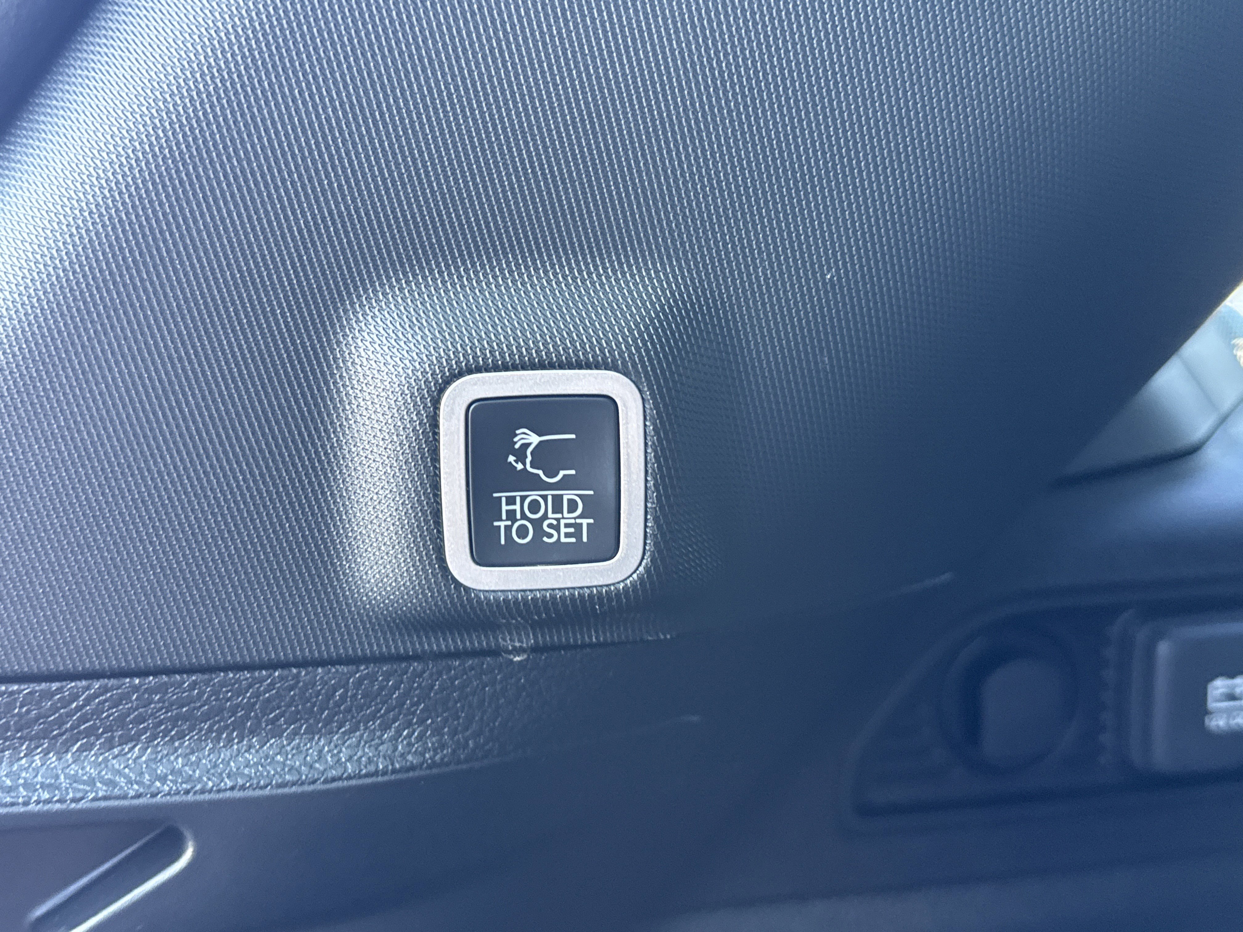 New 2026 Jeep Grand Cherokee Altitude image 24