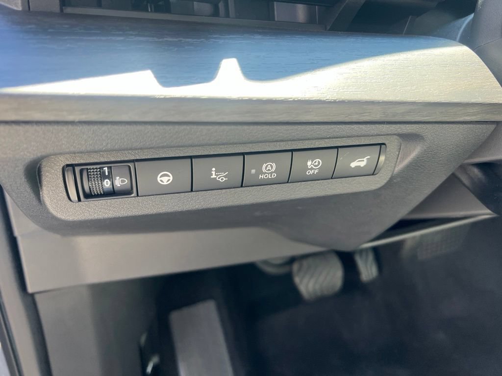 Used 2024 Nissan Ariya AWD image 55