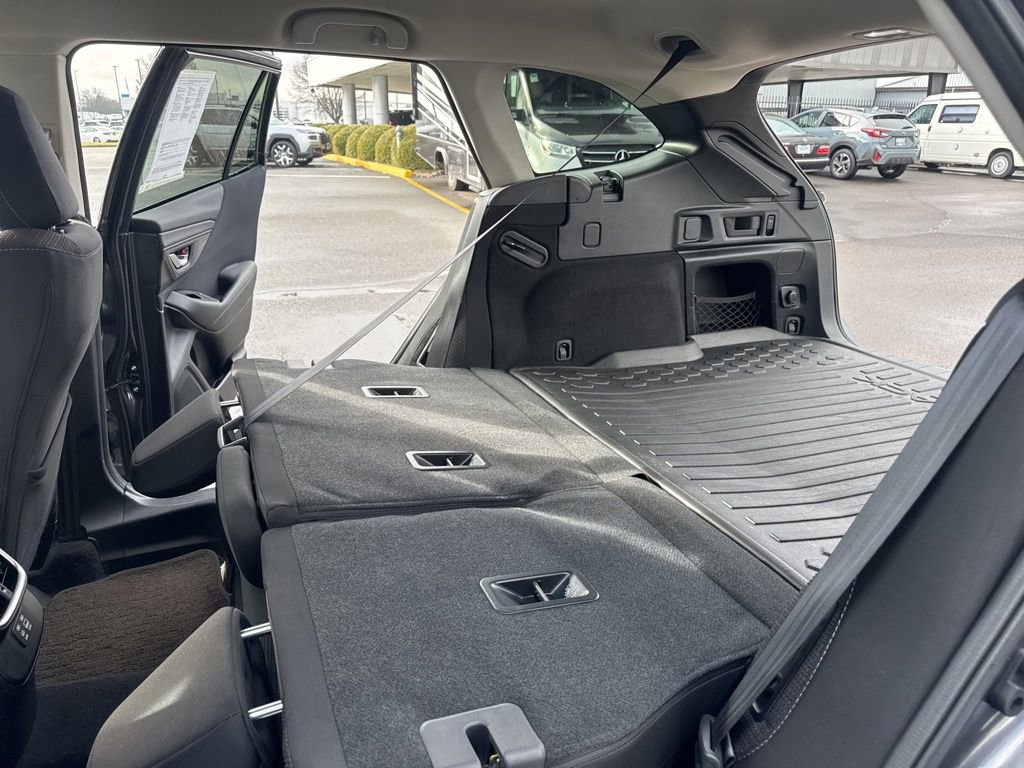 Used 2025 Subaru Outback Premium image 17