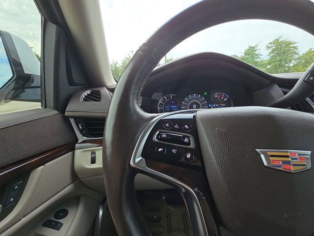 Used 2016 Cadillac Escalade Luxury AWD/4WD image 11