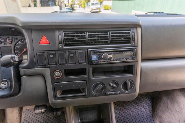 Used 2003 Volkswagen Eurovan MV image 26