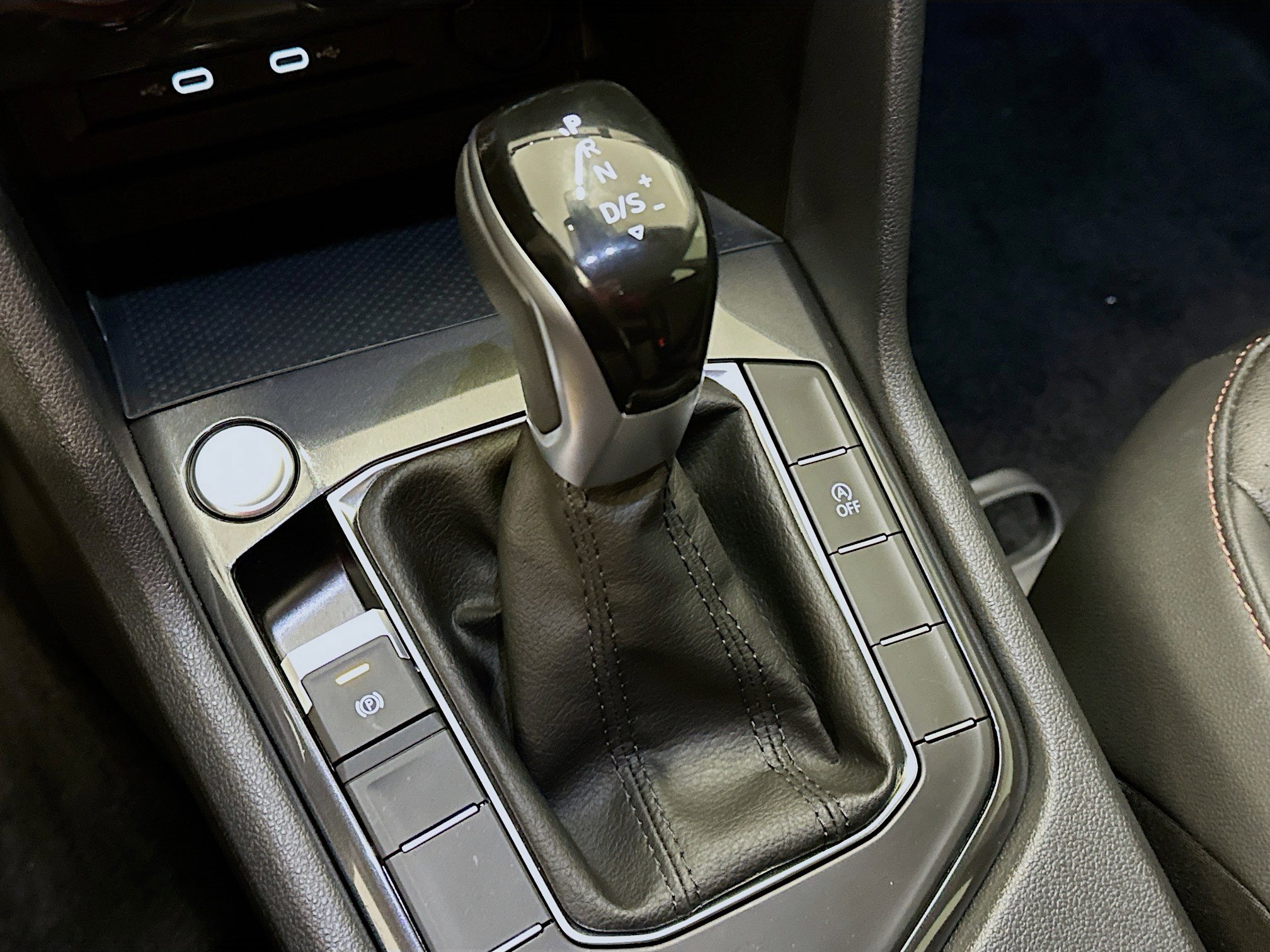 Used 2024 Volkswagen Tiguan Wolfsburg Edition image 25