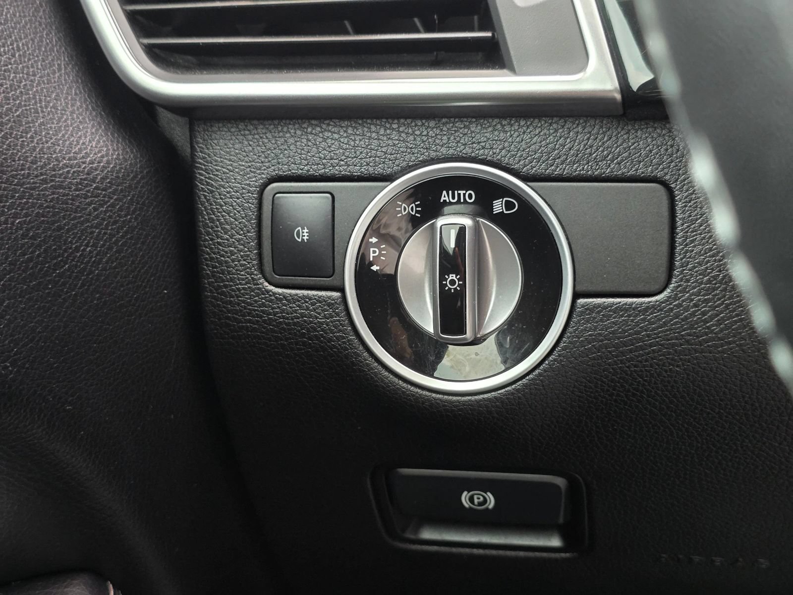 Used 2016 Mercedes-Benz GL 450 4MATIC image 50