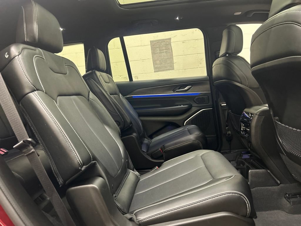 Used 2023 Jeep Grand Cherokee L Overland AWD/4WD image 11