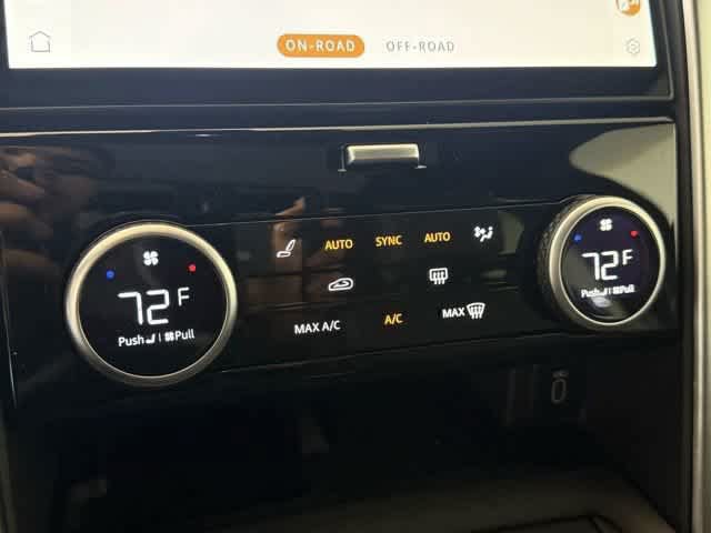 Used 2026 Land Rover Discovery S AWD/4WD image 38