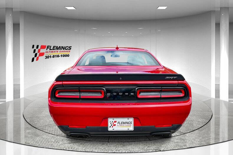 Used 2016 Dodge Challenger SRT Hellcat image 5