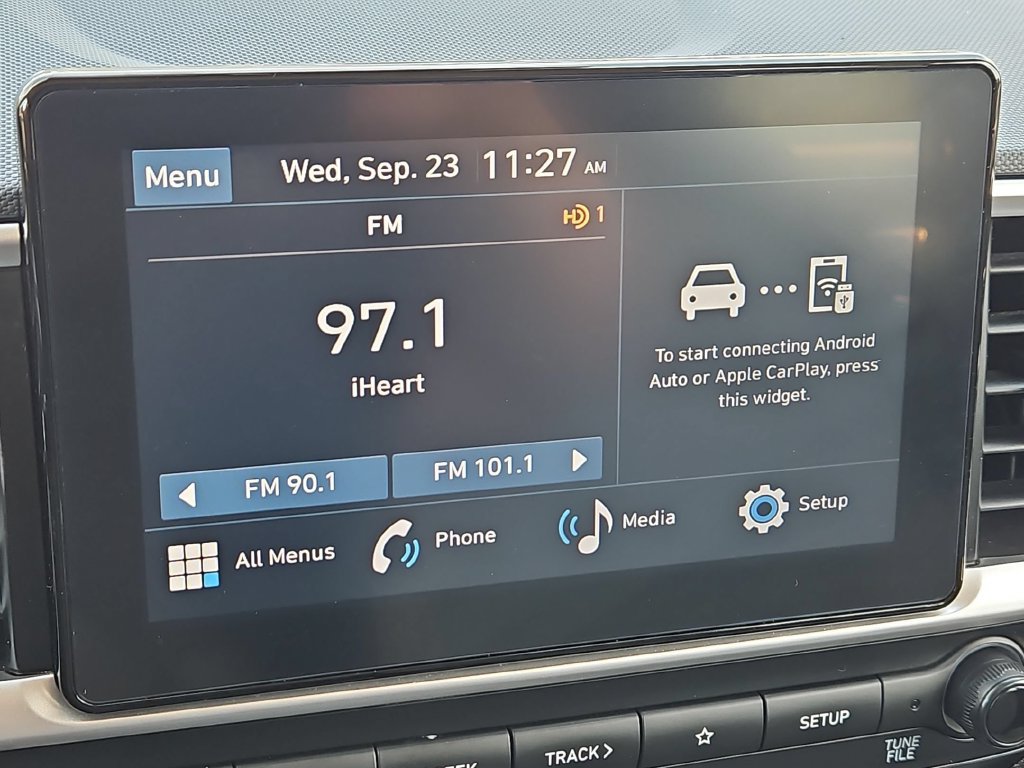 Used 2025 Hyundai Venue SEL FWD image 17