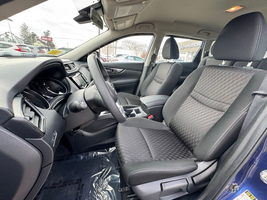 Used 2019 Nissan Rogue S image 19