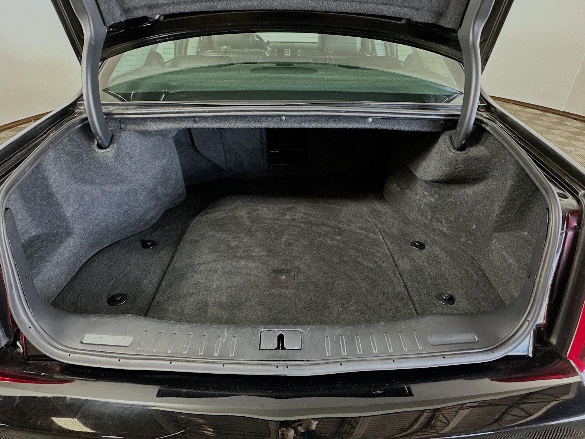 Used 2011 Cadillac DTS image 22