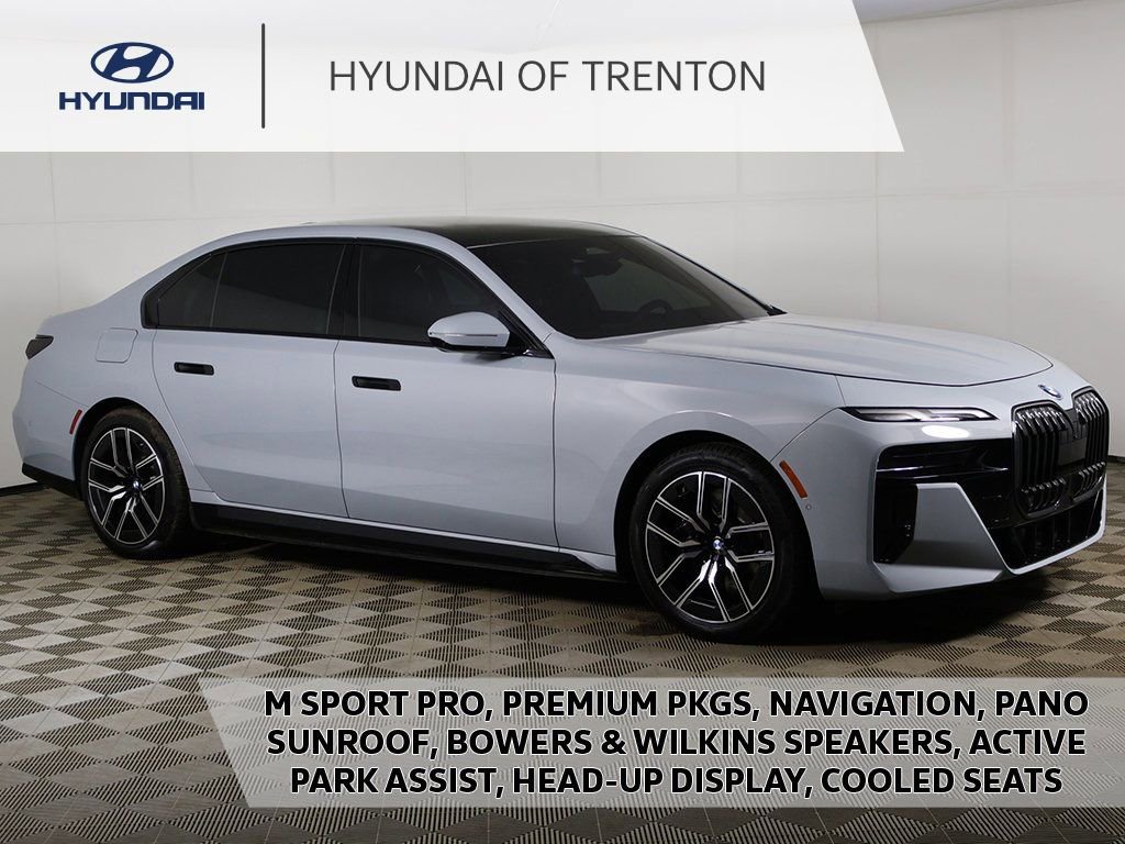 Used 2025 BMW i7 xDrive60 w/ Premium Package AWD/4WD image 1