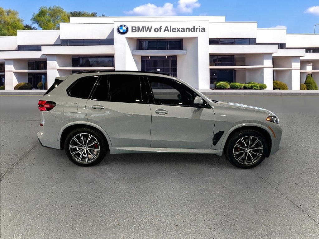 Used 2024 BMW X5 xDrive40i w/ Executive Package AWD/4WD image 4
